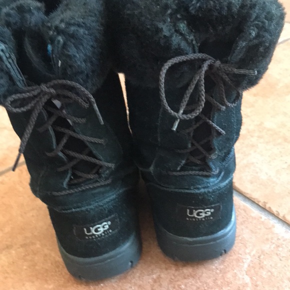 Ugg black leather sheepskin winter boots shoes size W9 - Picture 9 of 16
